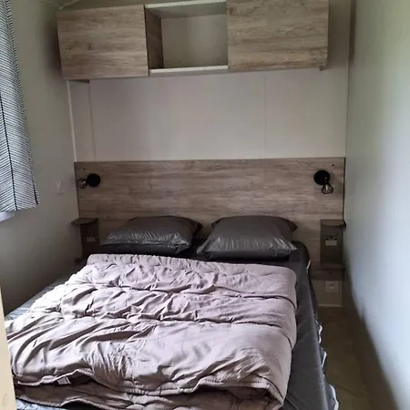 مكان تخييم Mobil Avec Terrasse - 8 Pers. - Api-1-52-2901